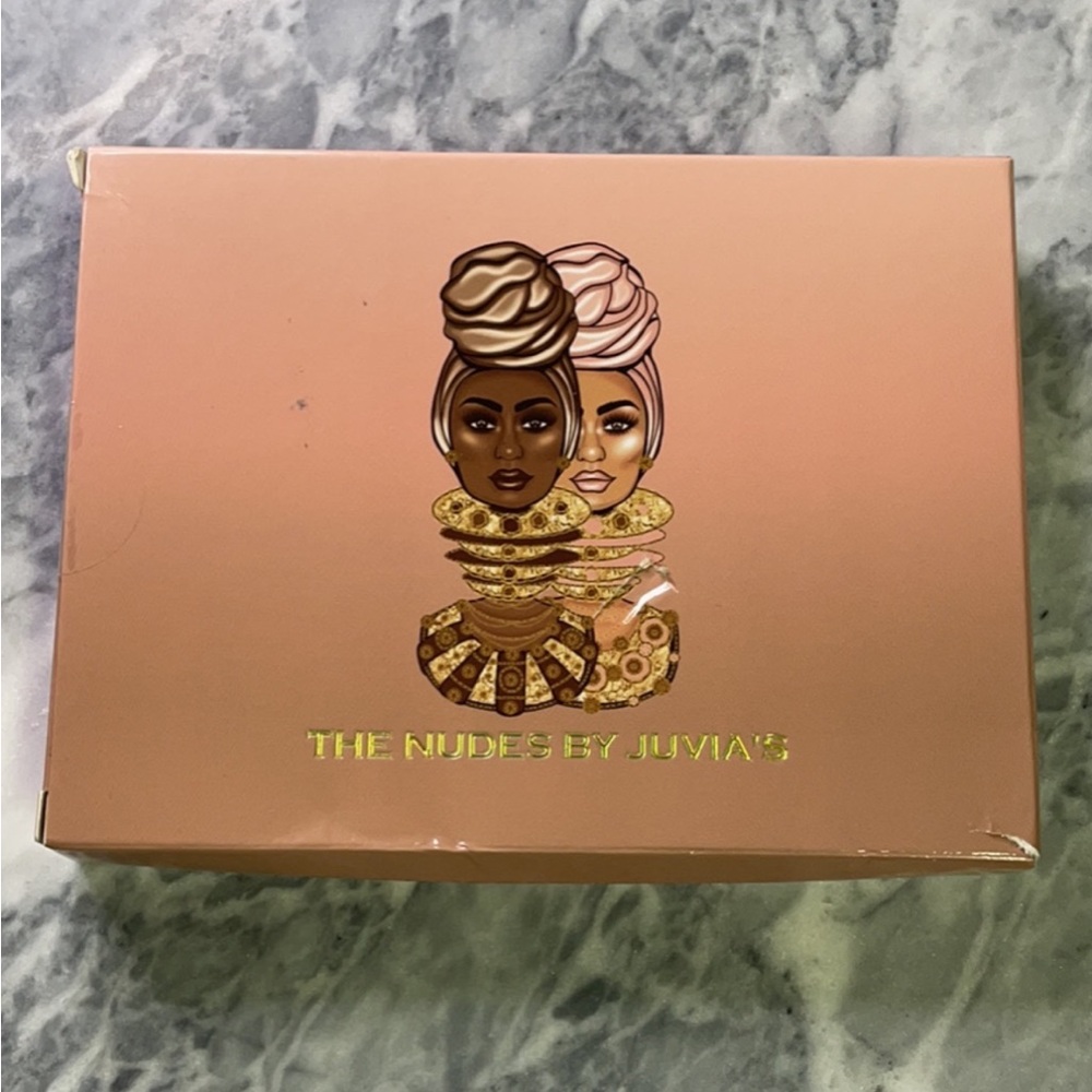 Juvias‎ Place The Nudes Eyeshadow Palette
